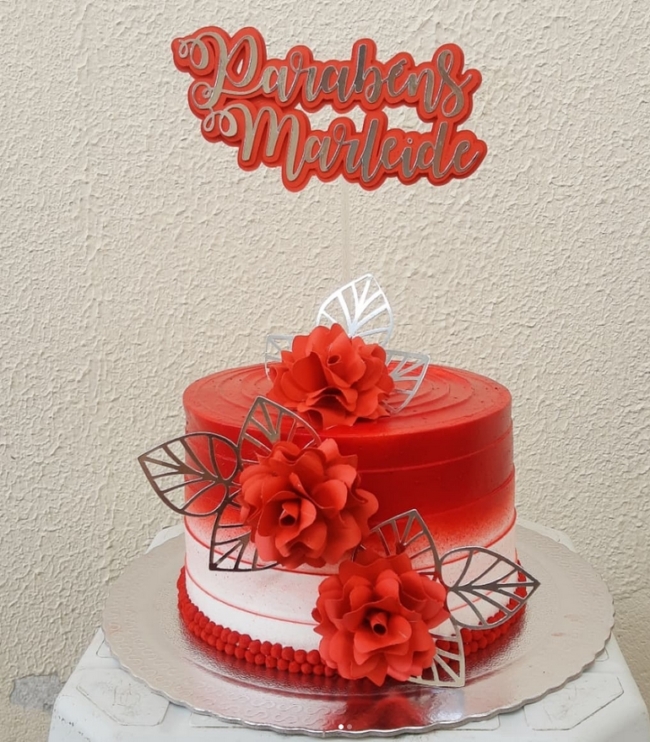 15 topo de bolo de rosas vermelhas @dricakesdoceria