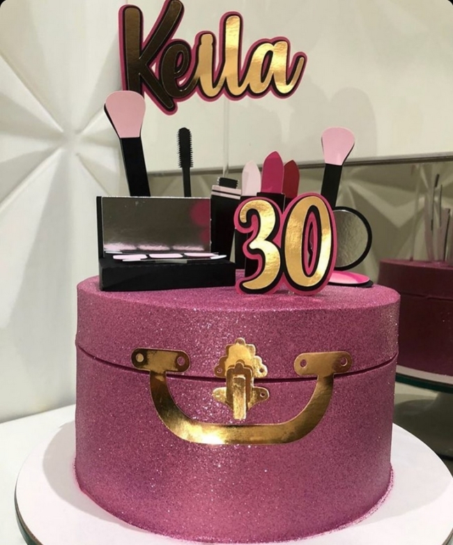 15 topo de bolo maquiagem personalizado @liviamariapersonalizados