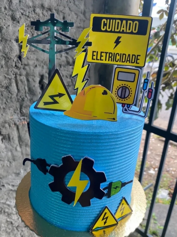 16 topo de bolo eletricista @vanessa cakess