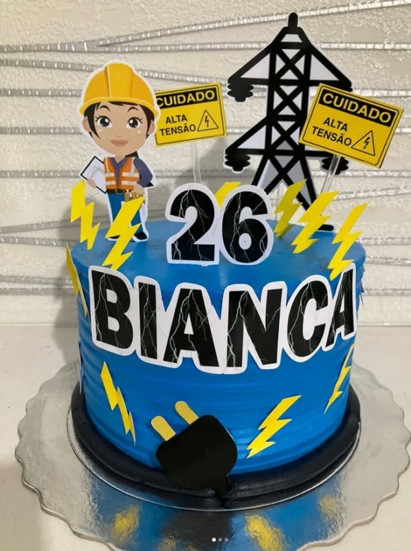 18 topo de bolo eletricista mulher @deliciasdajosii