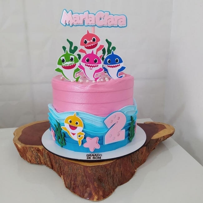 2 topo de bolo Baby Shark rosa @cantinhodopapel criativo