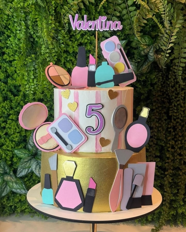 23 topo de bolo infantil maquiagem @atelielarissaamorim