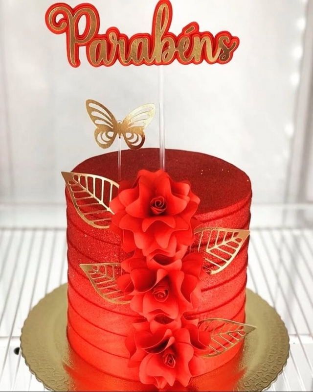 35 topo de bolo Parabéns dourado e vermelho @criarts mp