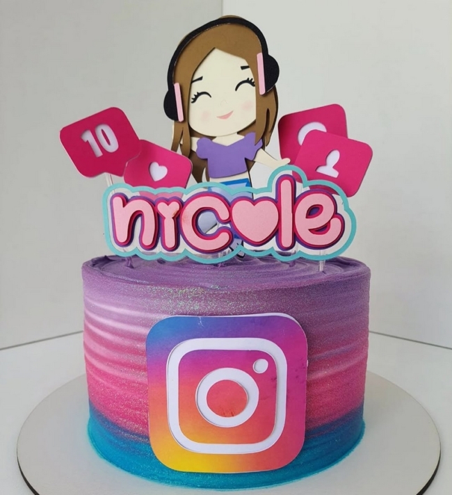 8 topo de bolo Instagram feminino @atelie chelledluke