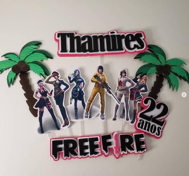 11 topo de bolo Free Fire feminino @ateliecaprichodemenina