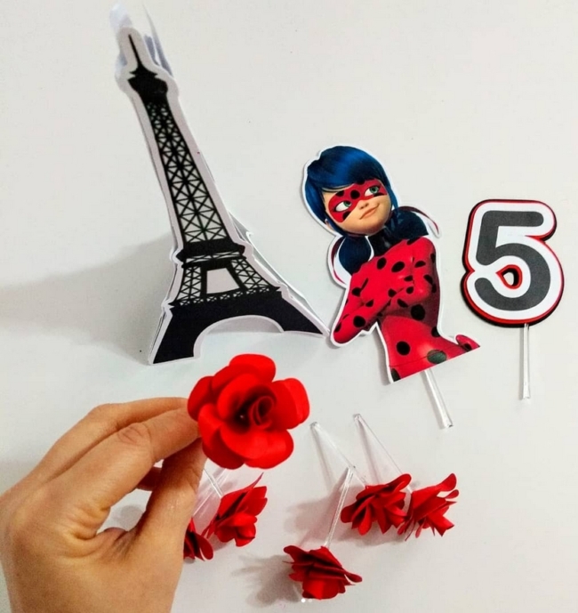 11 topo de bolo Ladybug @andressabetinassi