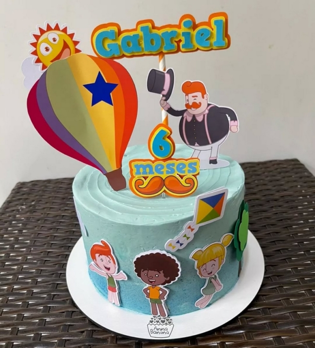 14 topo de bolo Mundo Bita mesversário @personalizadosnacaixola