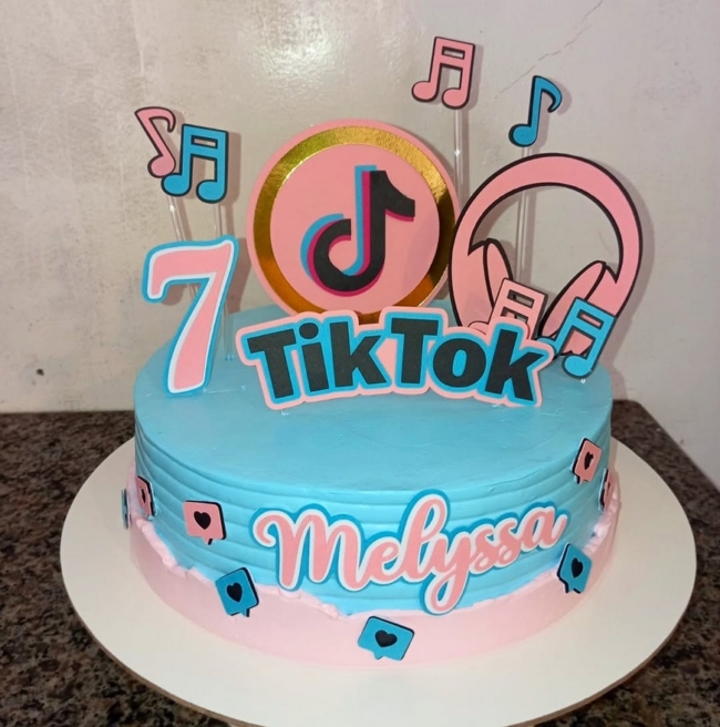 16 topo de bolo TikTok infantil @byvanessavaldier