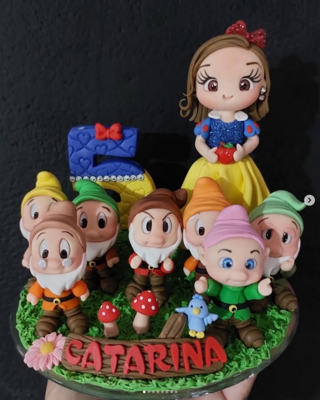 17 topo de bolo Branca de Neve em biscuit @vaanbiscuit