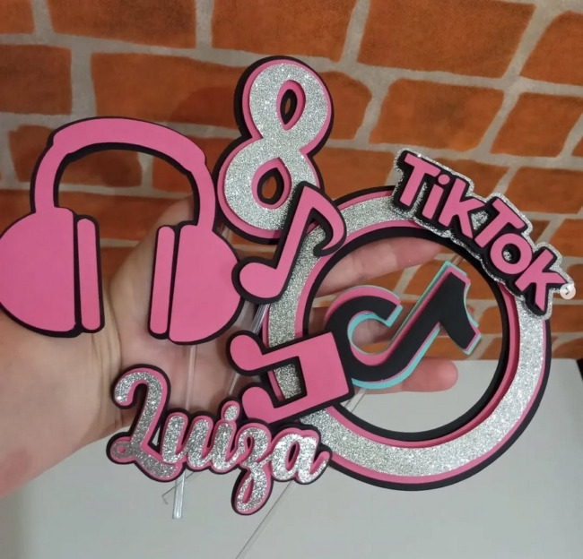 17 topo de bolo TikTok rosa @papel e ciapersonalizados