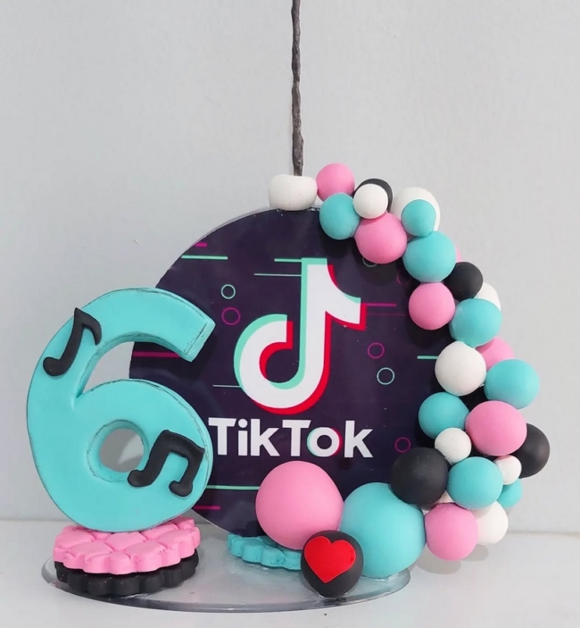 20 topo de bolo TikTok em biscuit @lohpersonalizadosrj