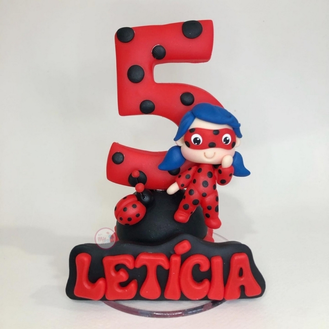 26 topo de bolo Ladybug em biscuit @artsmaeefilhasoficial