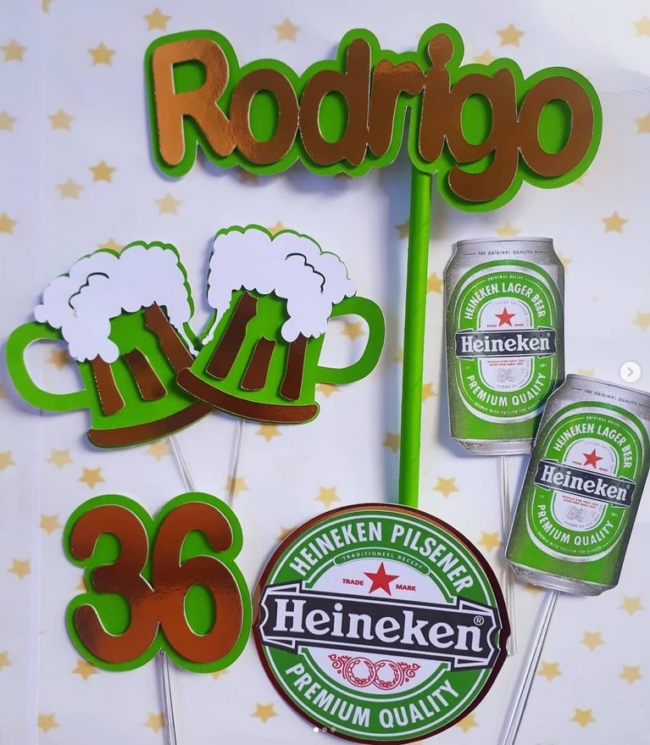 28 topo de bolo Heineken personalizado @personalizefestas3646